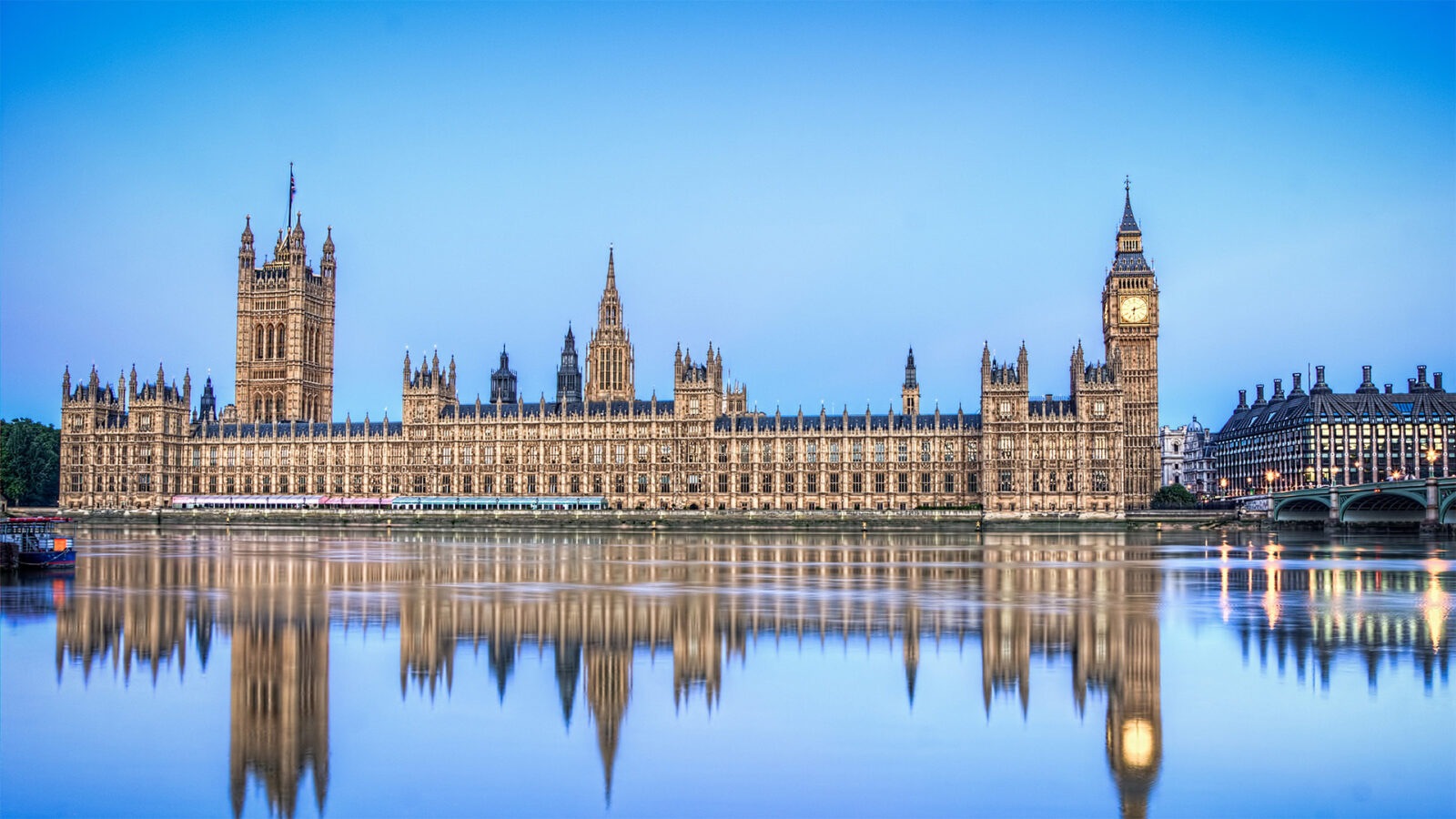 Licensed Westminster abbey and big ben, London, UK